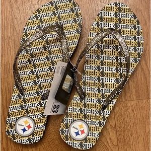 FOCO NFL Steelers Flip Flops.